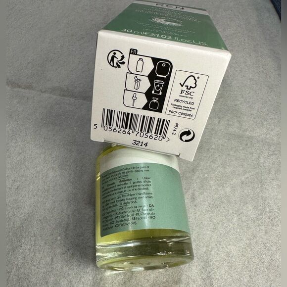 REN Clean Skincare Evercalm Barrier Support Elixir 30ml - Picture 4 of 5